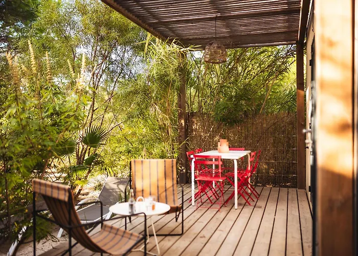 Salines Κάμπινγκ Ιέρ